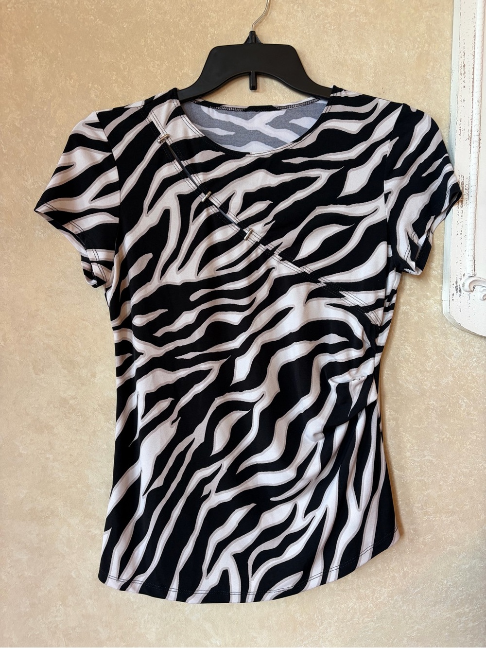Joseph Ribkoff Women’s Zebra Print Short Sleeve Top Size Small - Picture 3 of 6